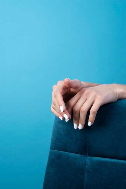 Почему синеют ногти: причины заболевания