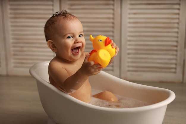Советы при выборе ванночки для купания новорожденных